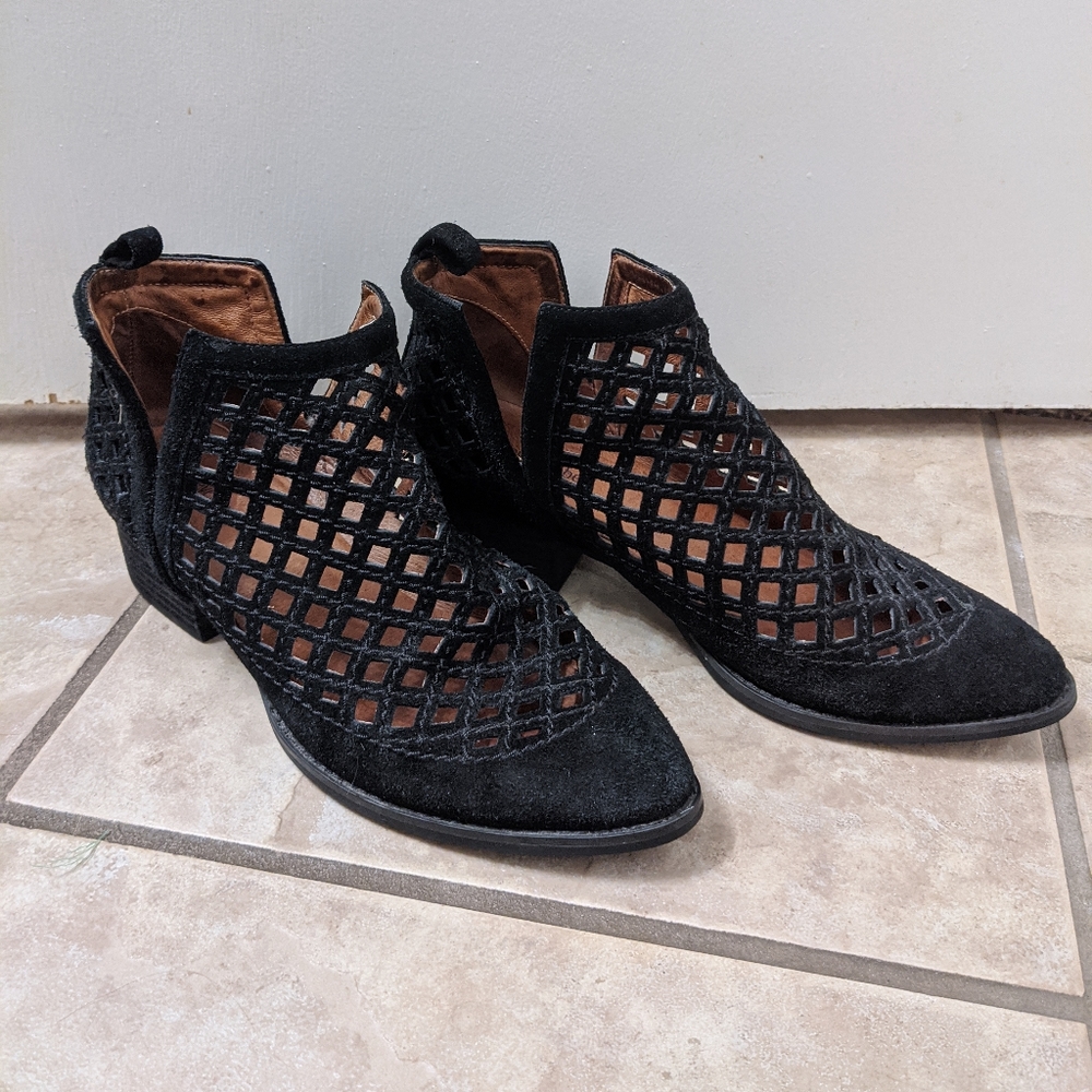 ❌SOLD❌Jeffrey Campbell Taggart cutout booties